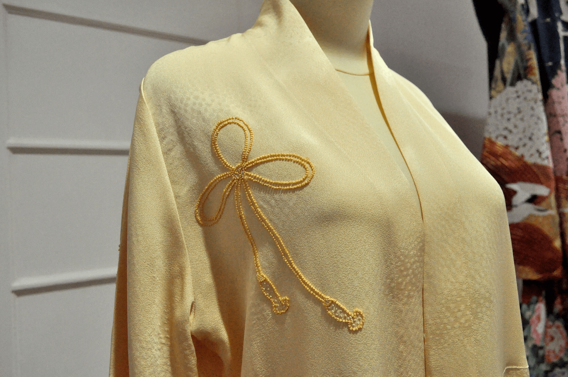 04-Outerwear-Cream Outerwear-Cream
