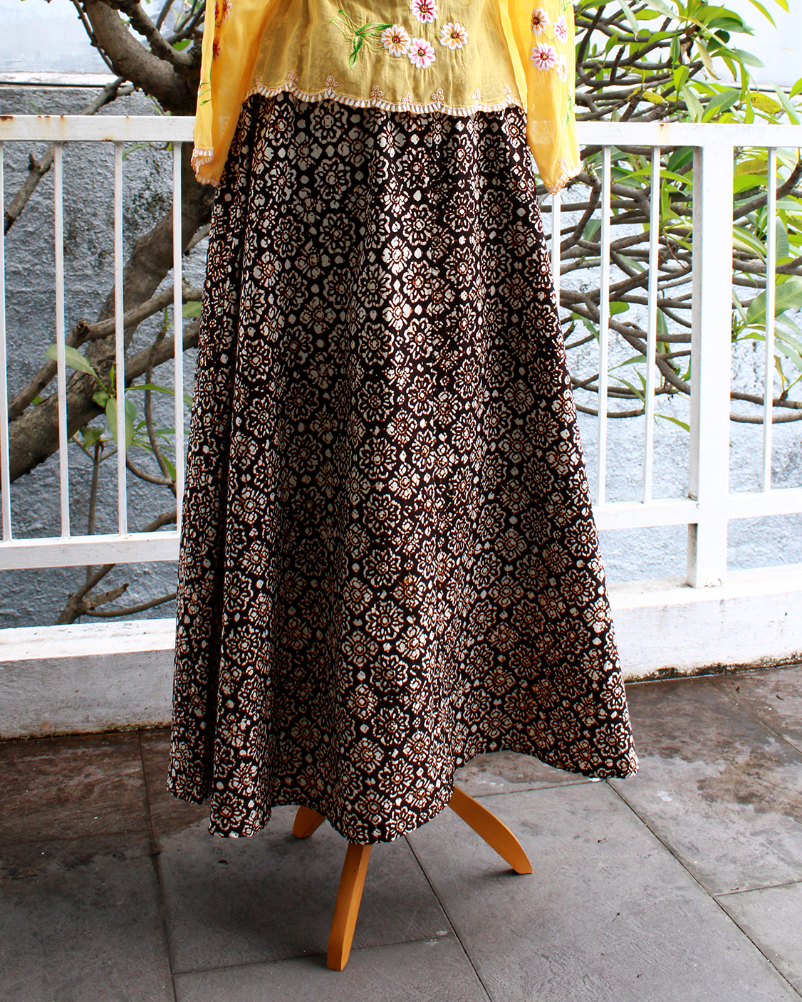 05 - Rok Nitik Embroidery Coffee Rok Nitik Embroidery Coffee