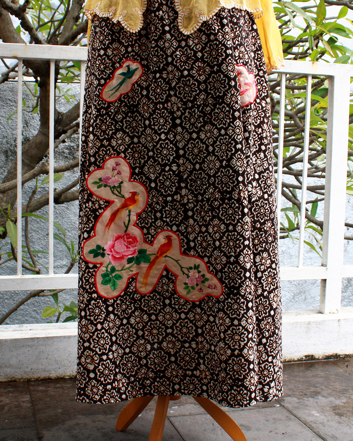 07 - Rok Nitik Embroidery Coffee Rok Nitik Embroidery Coffee