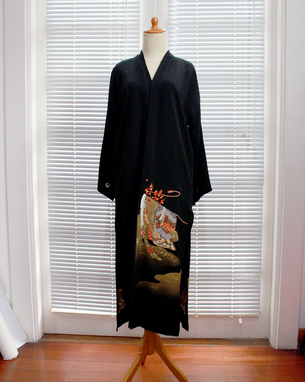 01 - Long Outer Gold Embroidery