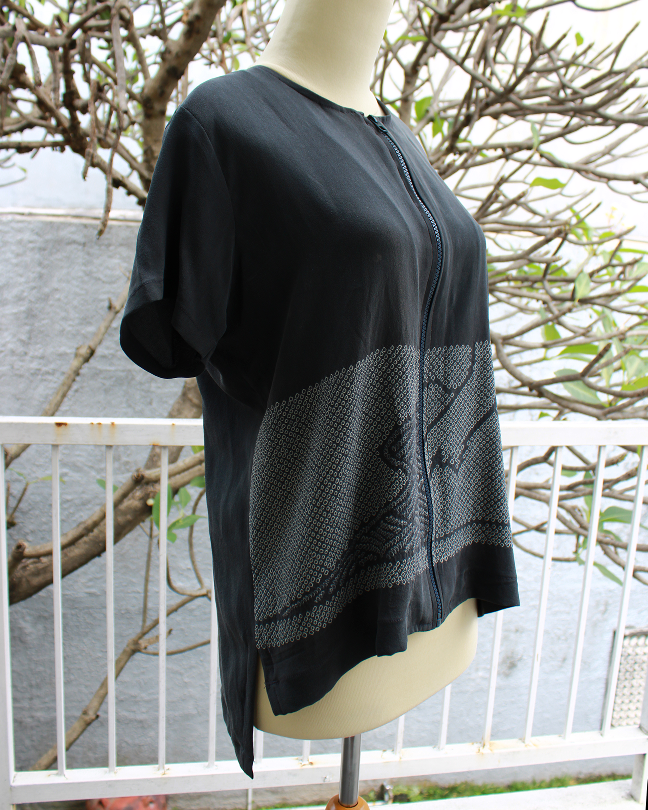 Cardigan Shibori Abu Muda Cardigan Shibori Abu Muda