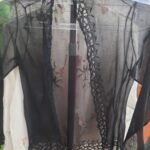 Kebaya Antik Hitam Lease Bunga